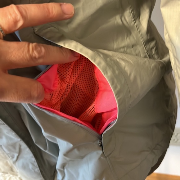 The North Face HyVent windbreaker/shell jacket, light grey/coral pink, Women's L - Picture 5 of 16